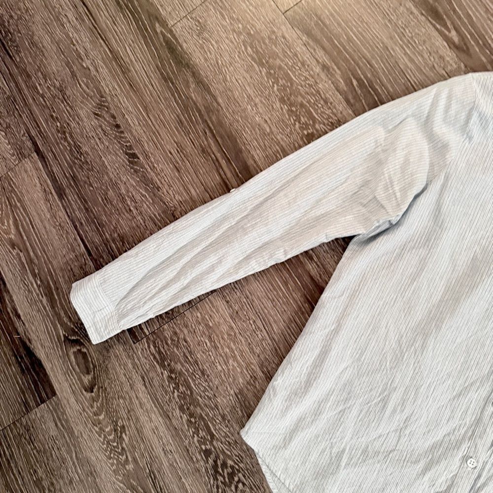 Old Ranch Women’s Button Up - Picture 2 of 10